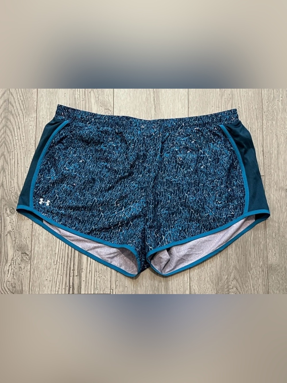 XL Women UNDER ARMOUR Blue Printed Running Shorts Loose HeatGear Pockets Fly By
